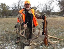 huge mule deer trophy chasers guided hunting  56 