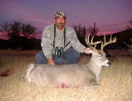 huge mule deer trophy chasers guided hunting  57 
