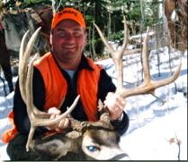 huge mule deer trophy chasers guided hunting  80 