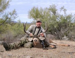 huge mule deer trophy chasers guided hunting  12 