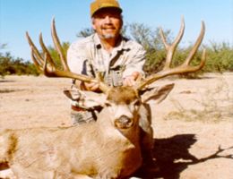 huge mule deer trophy chasers guided hunting  22 