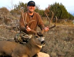 huge mule deer trophy chasers guided hunting  3 
