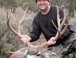 huge mule deer trophy chasers guided hunting  39 
